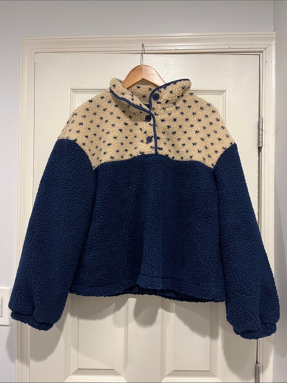 Sherpa Pullover NWT